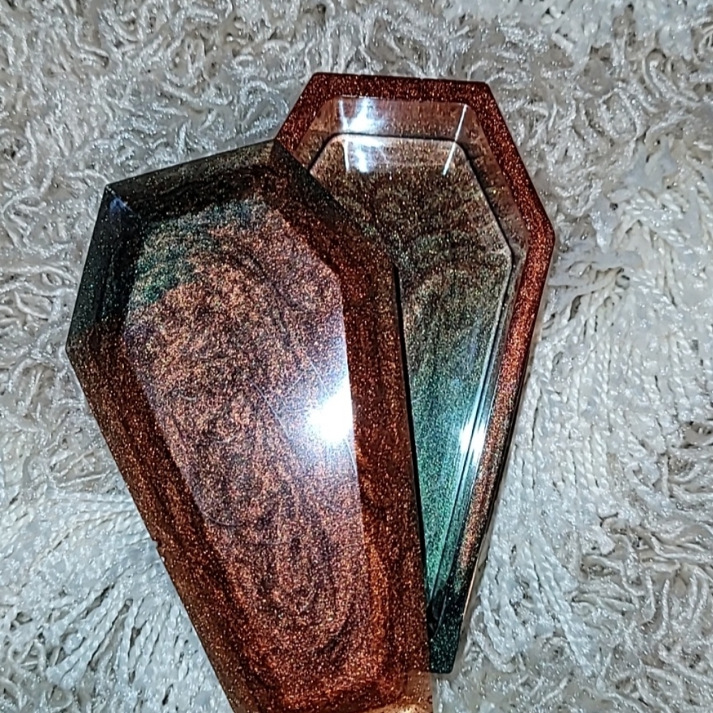 Coffin Box bronze/green